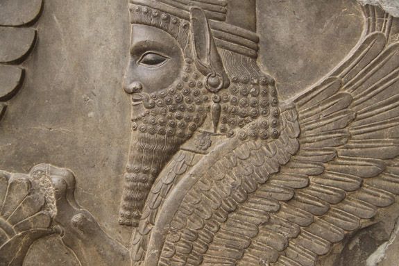 اهوره مزدا بزرگترین خدای ایران باستان است