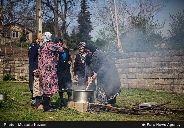 پختن آش یک از رسمهای چهارشنبه سوریست